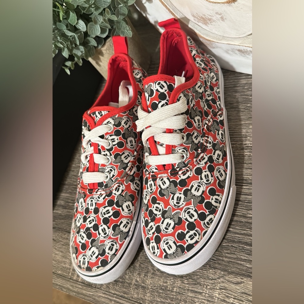 Mickey & Minnie Mouse Canvas Tennis Shoes Womens Size:8♥️